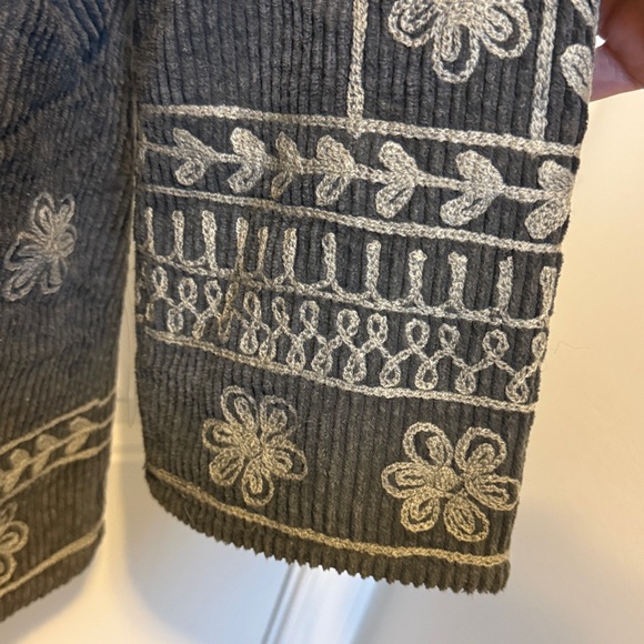 Young Threads Gray Embroidered Jacket Large - Picture 5 of 7